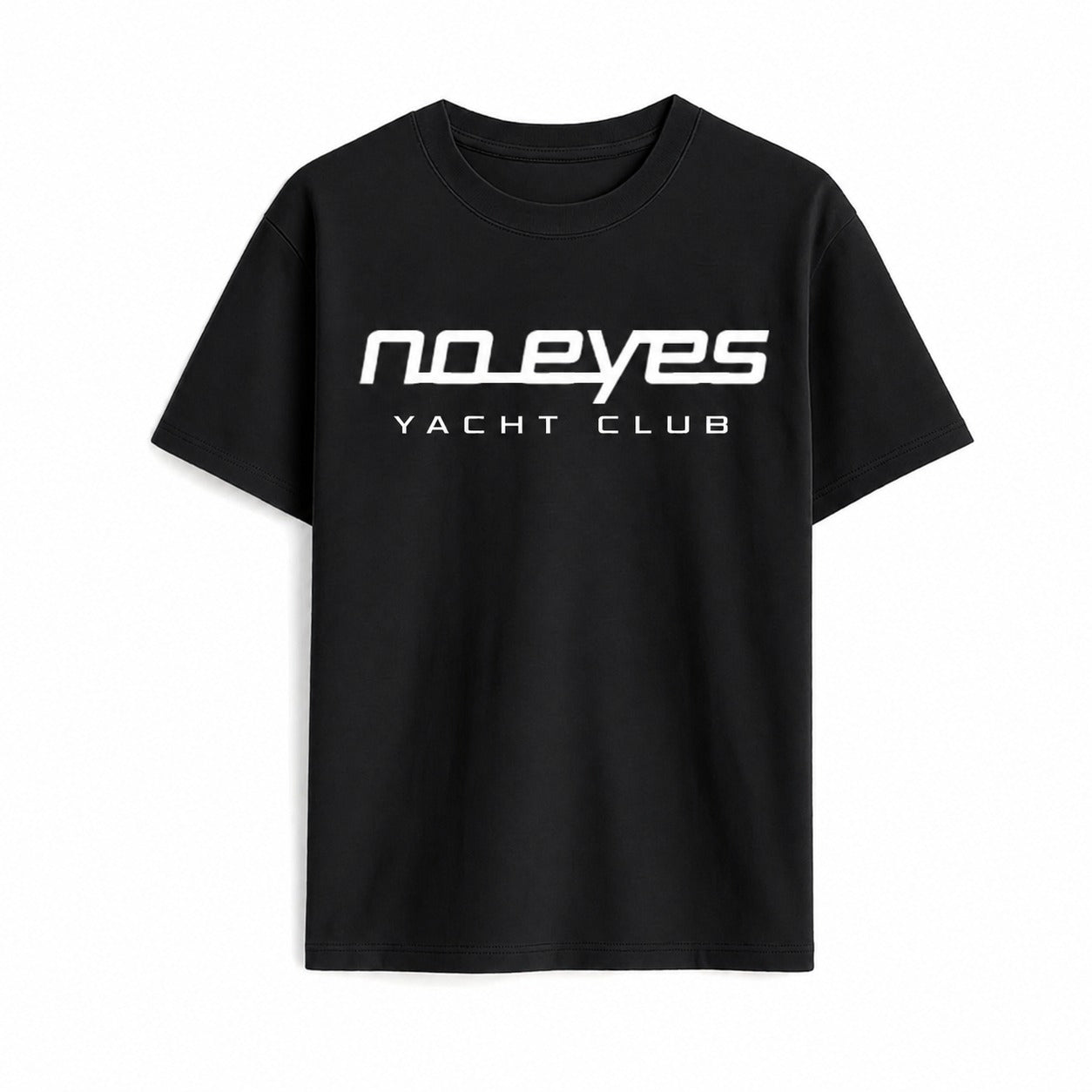 Camiseta NO EYES Yacht Club negra vista frontal